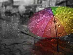 Nằm mơ thấy mưa đánh đề con gì?